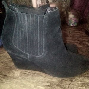 Woman's wedged boot
